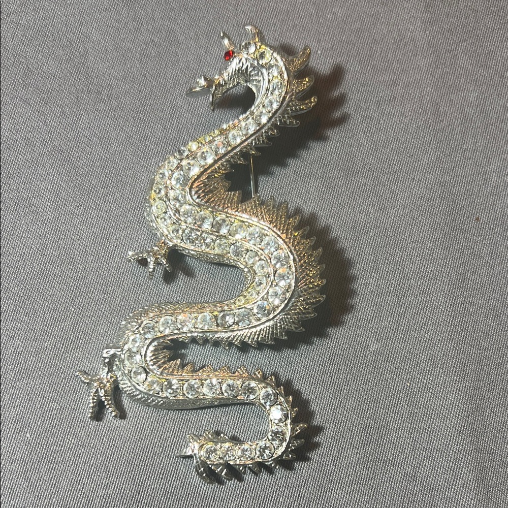 💎 Silver Dragon Brooch with Crystals 💎